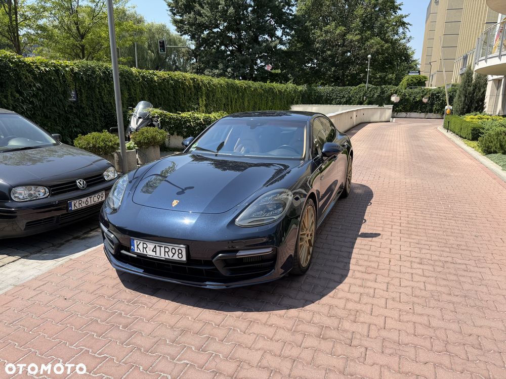 Porsche Panamera - 1