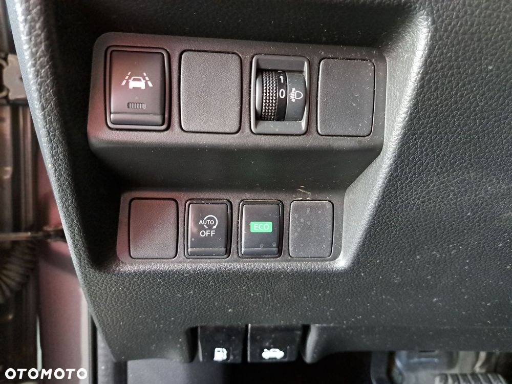 Nissan Qashqai 1.3 DIG-T N-Connecta DCT - 30