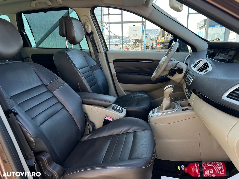 Renault Grand Scenic - 8