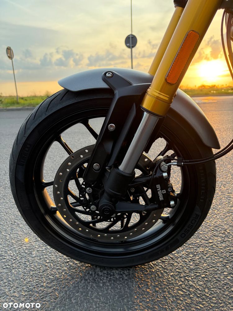Triumph Speed Four - 10