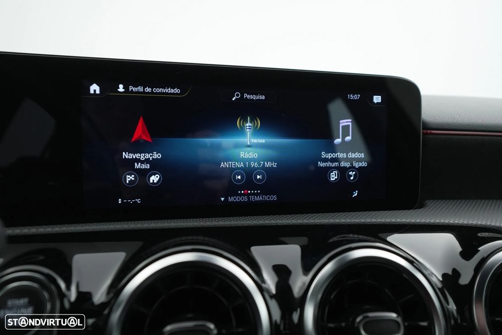 Mercedes-Benz A 250 e AMG Line - 17