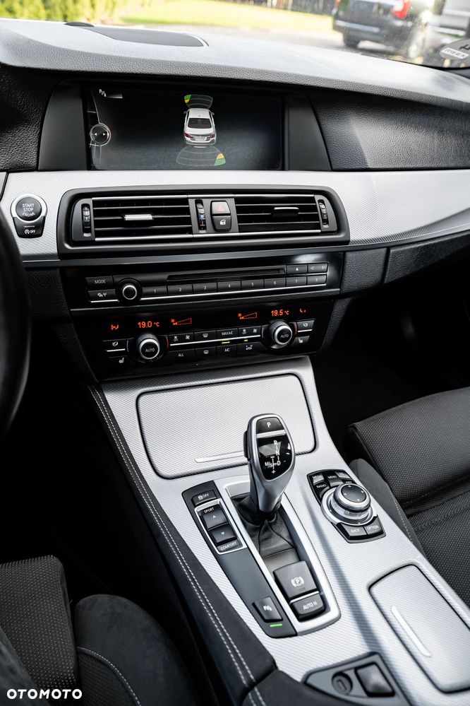 BMW Seria 5 520d Sport-Aut - 38