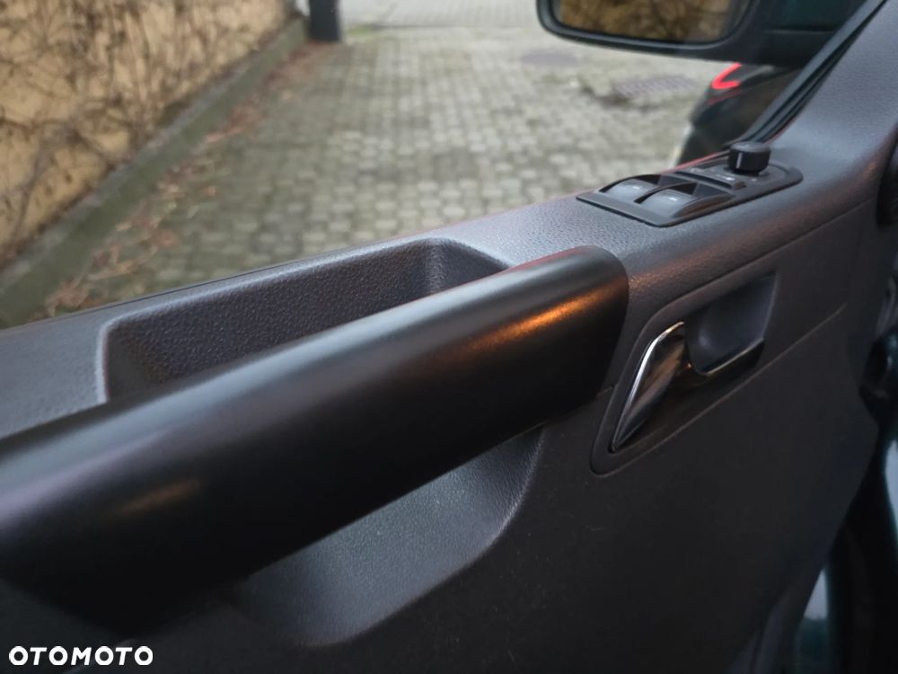 Volkswagen Transporter Caravelle Kurz Autm DPF Comfortline - 19