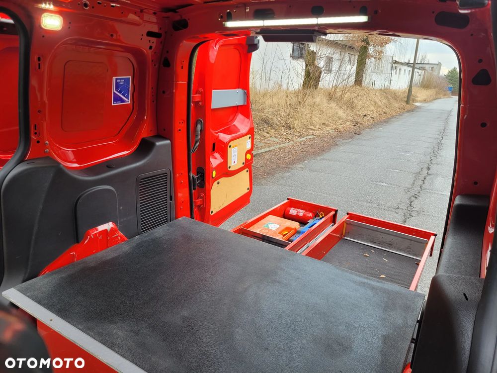 Ford Transit Connect - 15