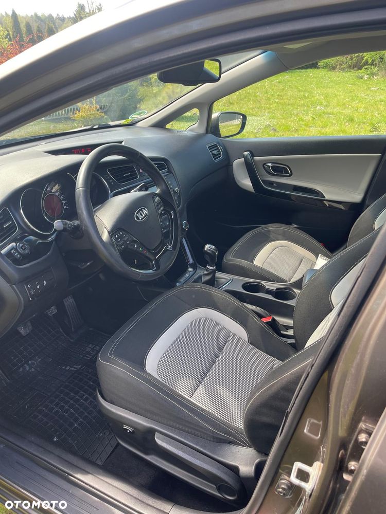 Kia Ceed 1.6 GDI Dream Team Edition - 7