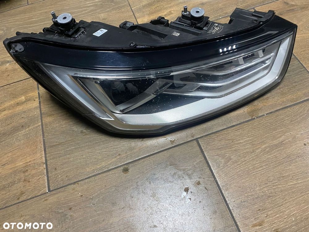 AUDI A1 8X LAMPA XENON LED PRAWA 8XA941006 - 1