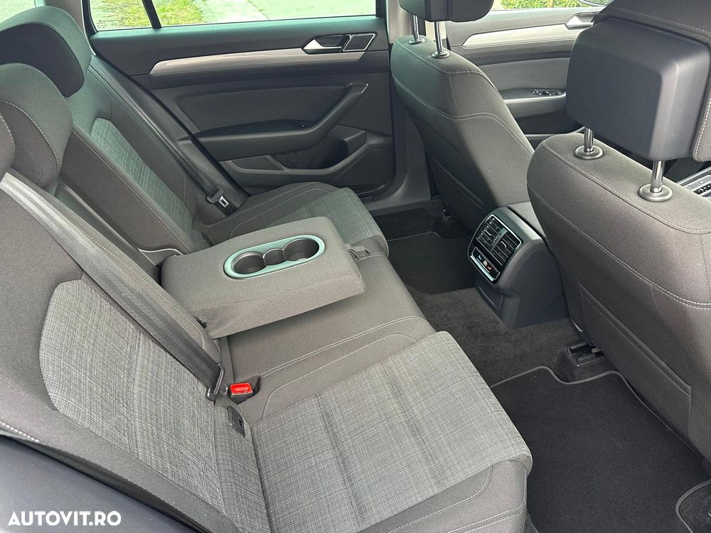 Volkswagen Passat - 8