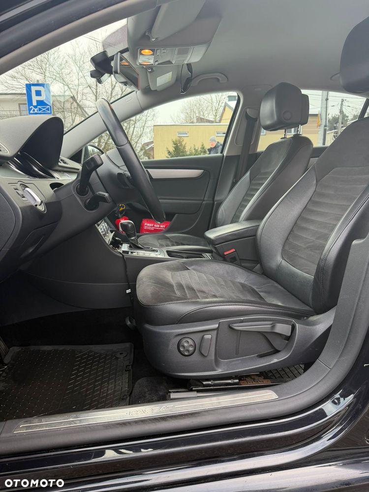 Volkswagen Passat 2.0 TDI Highline R-Style DSG - 12