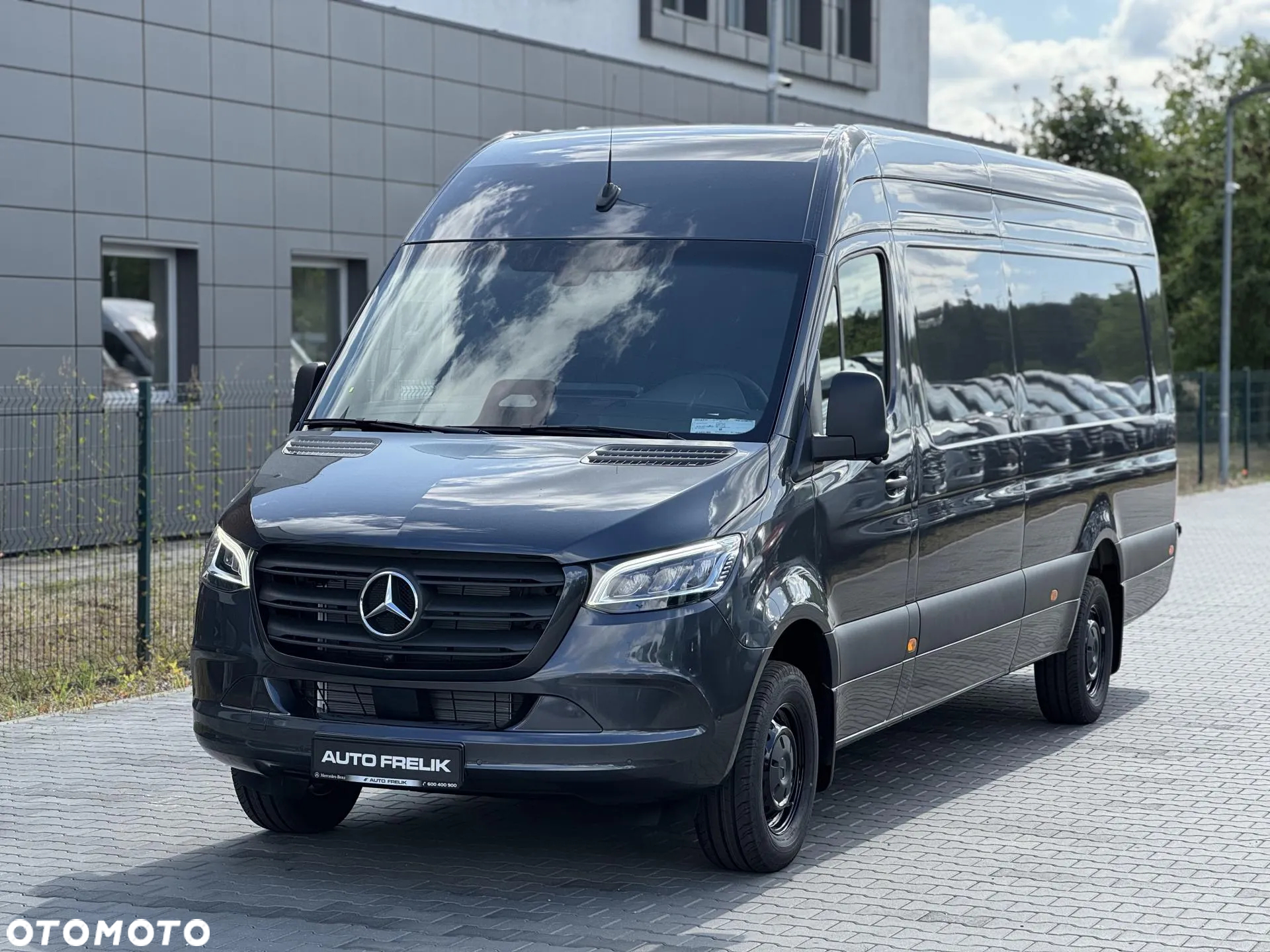 Mercedes-Benz Sprinter - 4