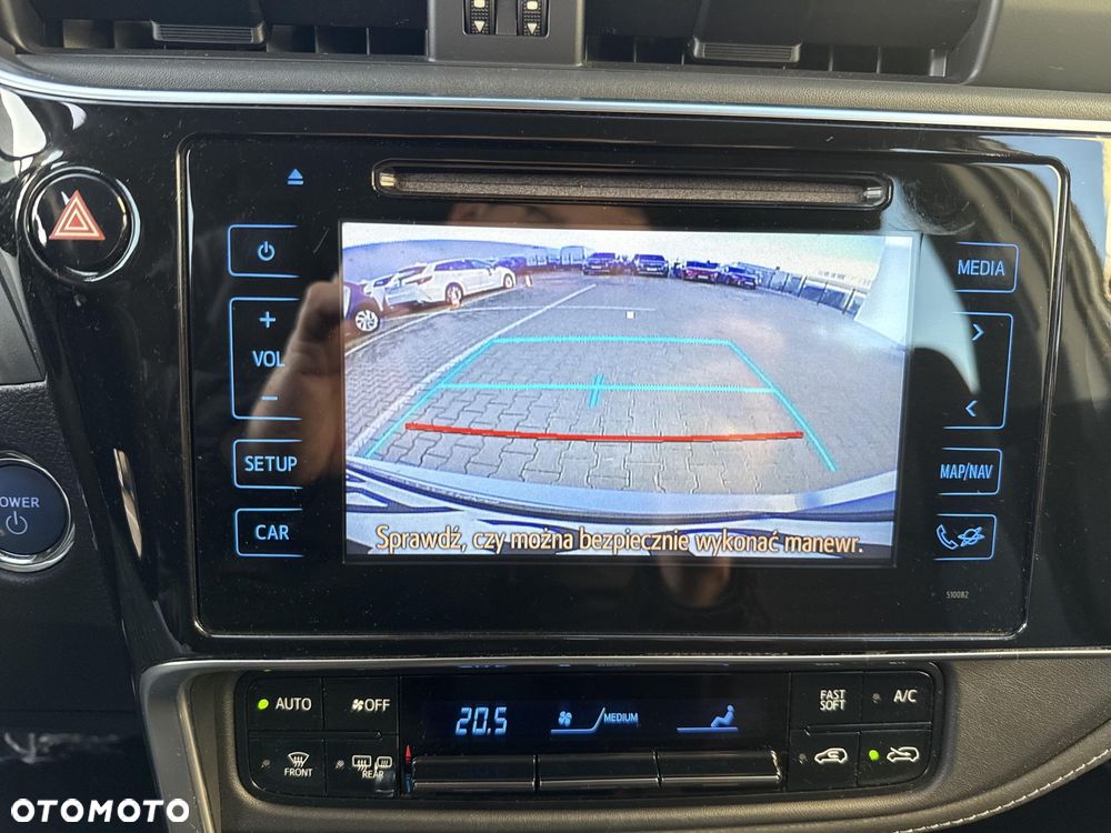 Toyota Auris Hybrid 135 Premium - 16