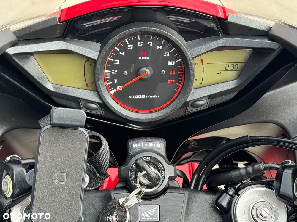 Honda VFR - 25