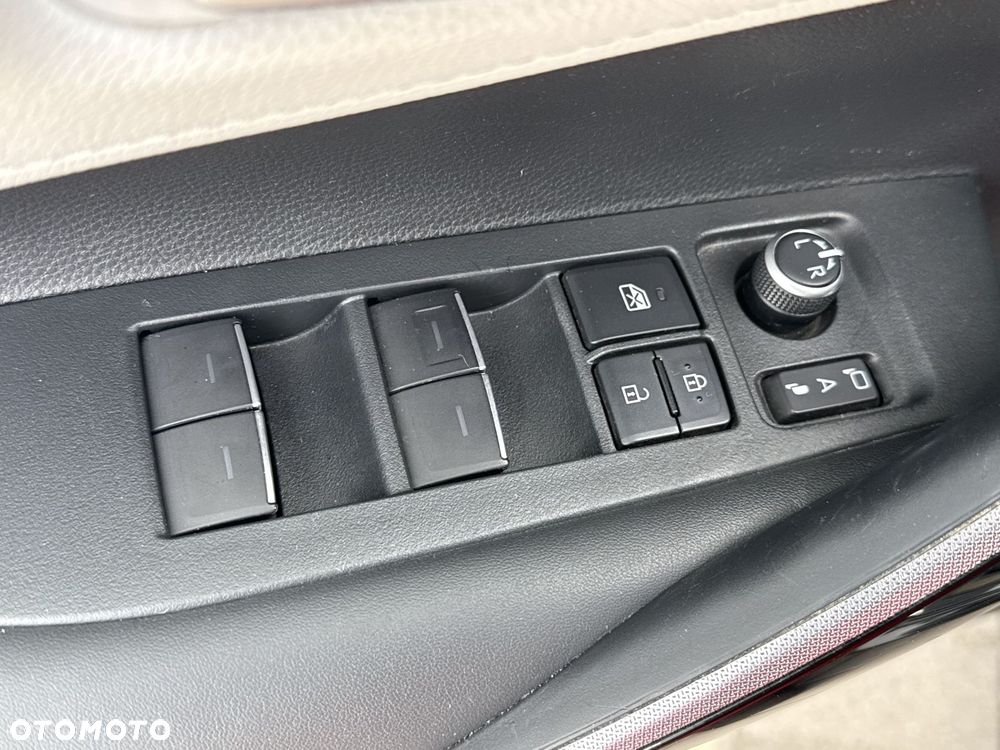 Toyota Corolla - 23