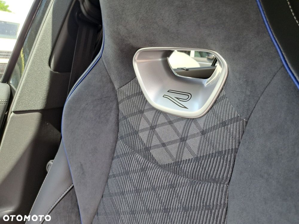 Volkswagen Passat - 18