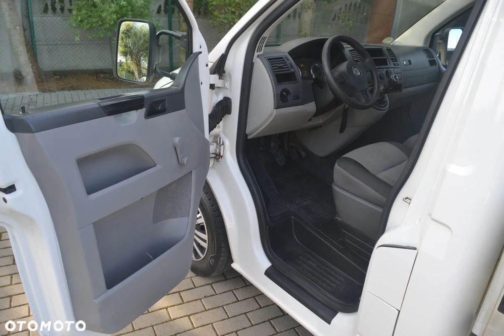 Volkswagen Transporter - 12