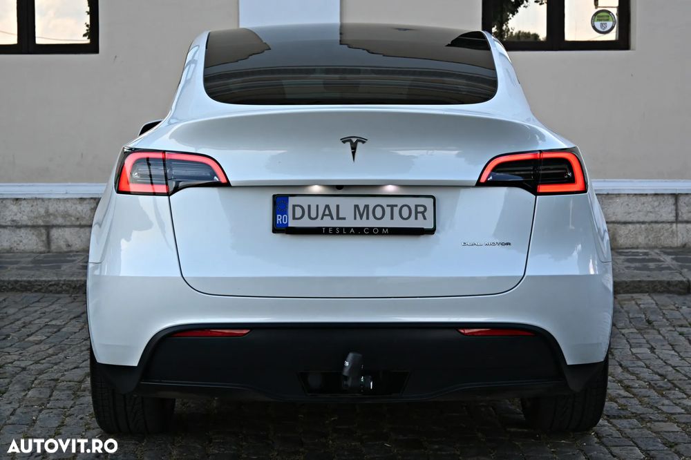 Tesla Model Y AWD Performance - 26
