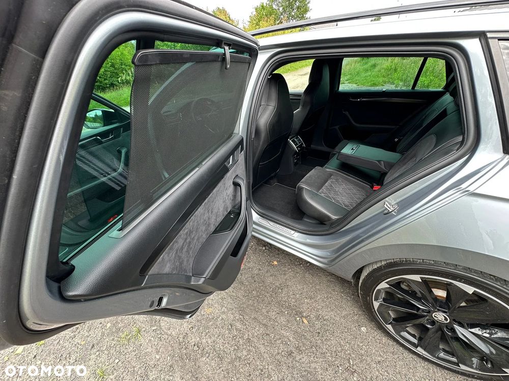 Skoda Superb 2.0 TDI SCR Sportline DSG - 24