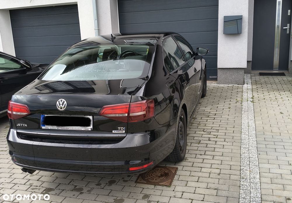 Volkswagen Jetta - 3
