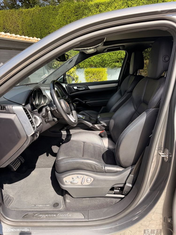Porsche Cayenne Turbo - 9