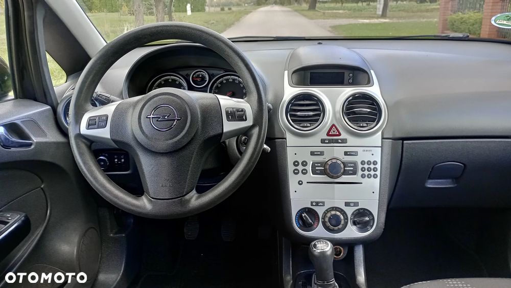 Opel Corsa 1.2 16V Cosmo - 12