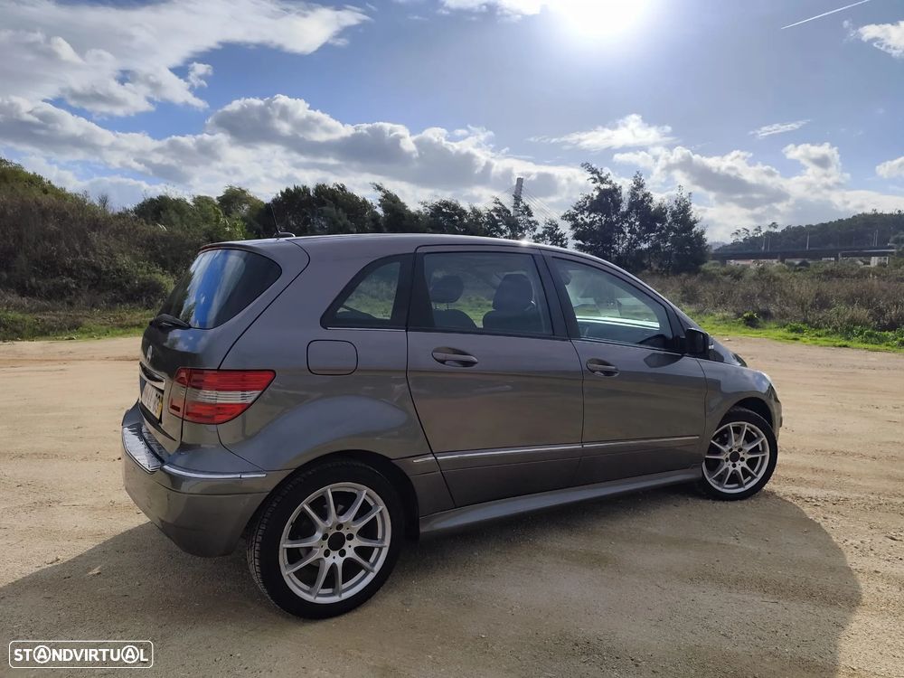 Mercedes-Benz B 200 CDI - 2