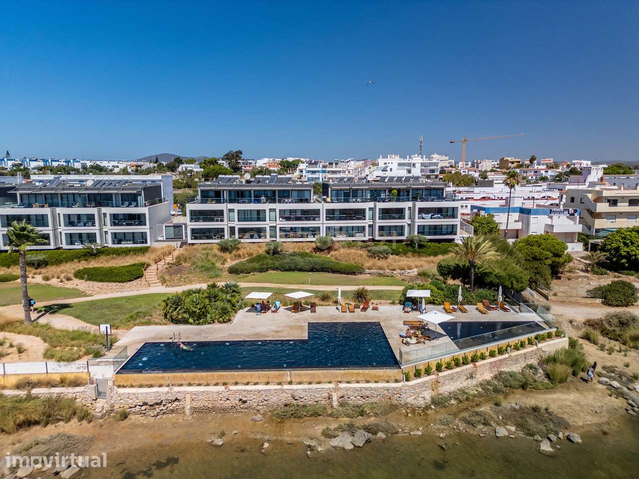 A Pérola da Ria Formosa | T2 de Luxo na Fuseta - Grande imagem: 3/37