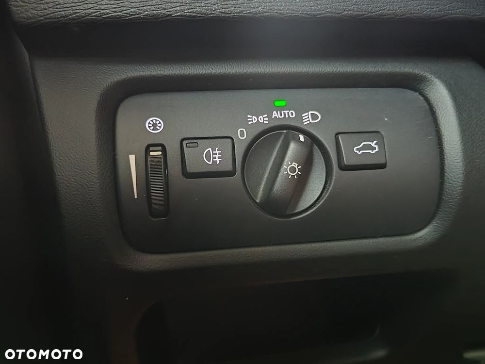 Volvo V40 D3 Drive-E Inscription - 24