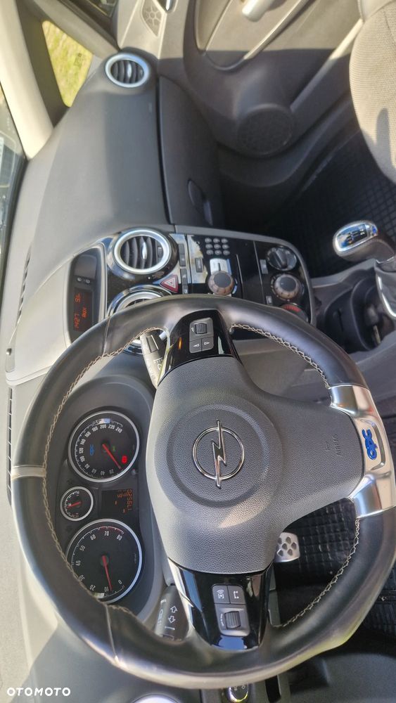 Opel Corsa 1.6 Turbo OPC - 10