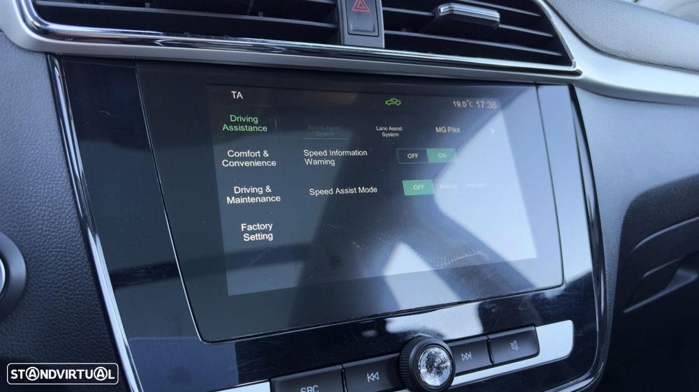 MG ZS EV 44.5 kWh Luxury - 22