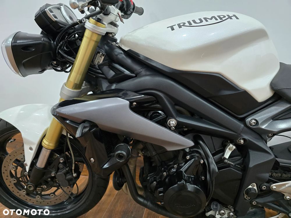 Triumph Street Triple - 9