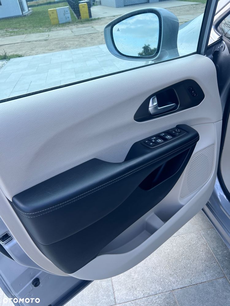 Chrysler Pacifica - 27