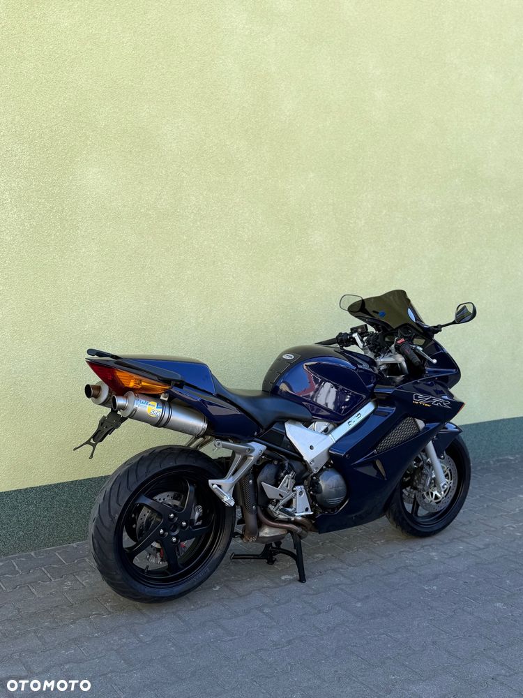 Honda VFR - 11