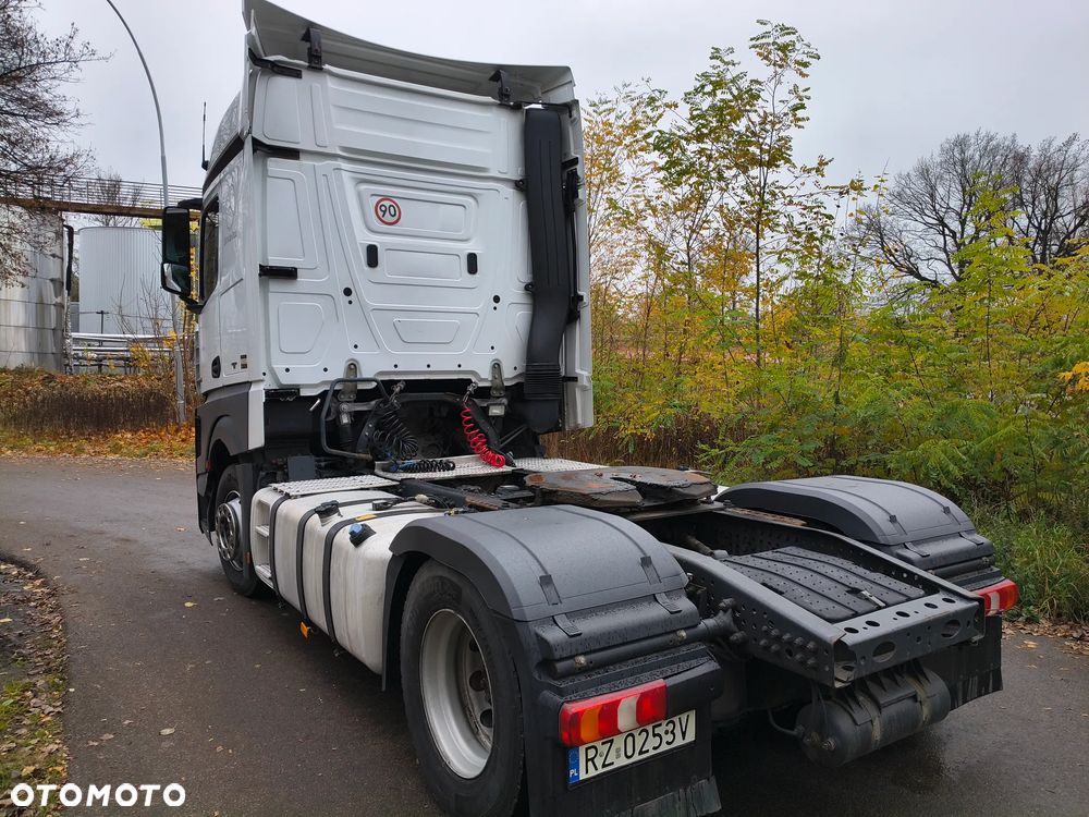 Mercedes-Benz Actros - 7