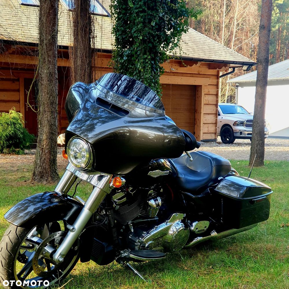 Harley-Davidson Touring Street Glide - 4