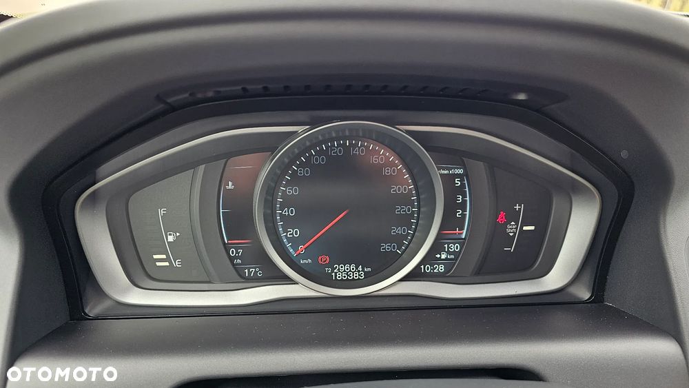 Volvo XC 60 D3 Drive-E Ocean Race - 19