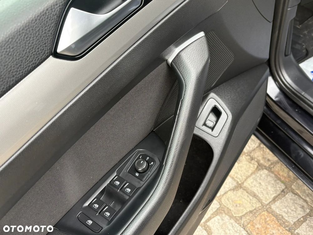 Volkswagen Passat 2.0 TDI (BlueMotion Technology) Highline - 13