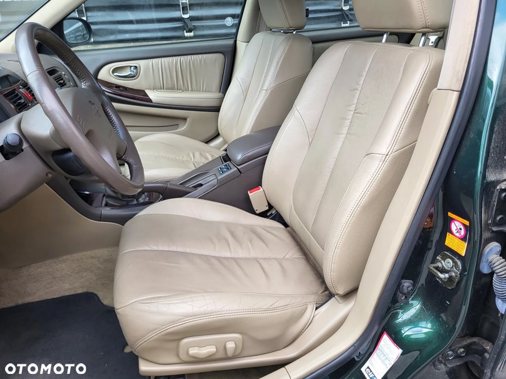 Nissan Maxima 2.0 Elegance - 18