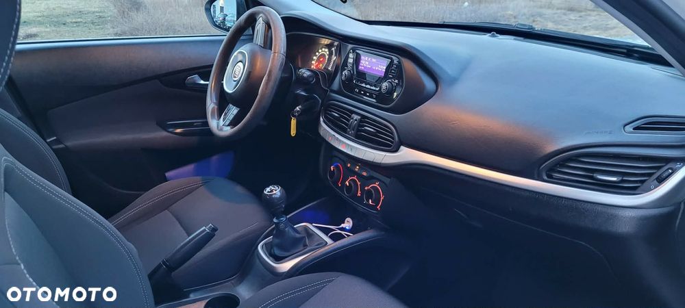 Fiat Tipo - 12