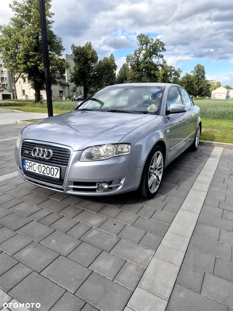 Audi A4 Limousine - 1