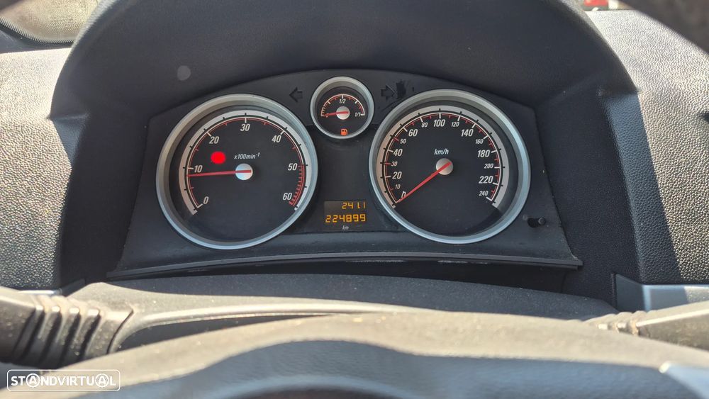 Opel Astra GTC 1.9 CDTI - 10