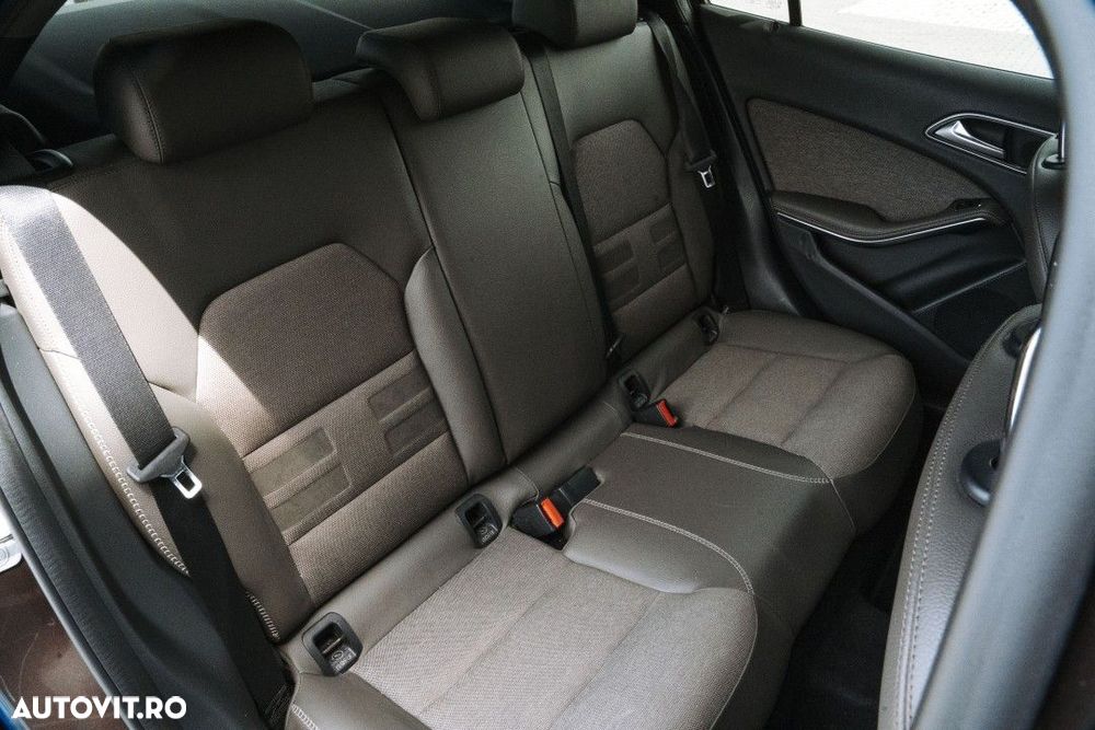 Mercedes-Benz GLA - 12