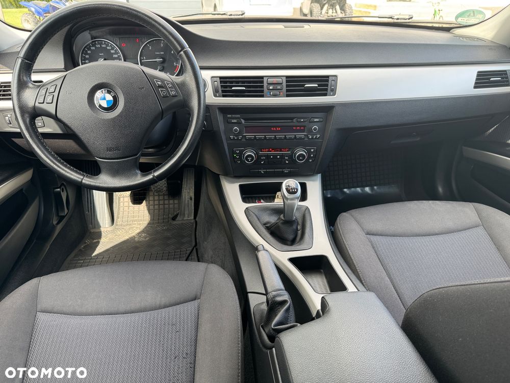 BMW Seria 3 318d DPF Edition Lifestyle - 22