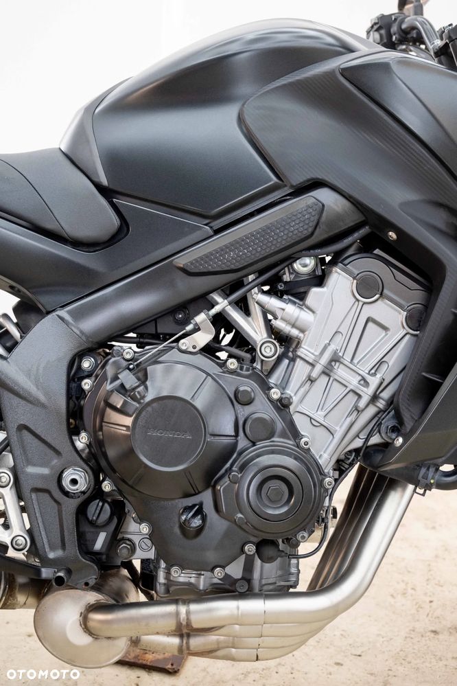 Honda CB - 12