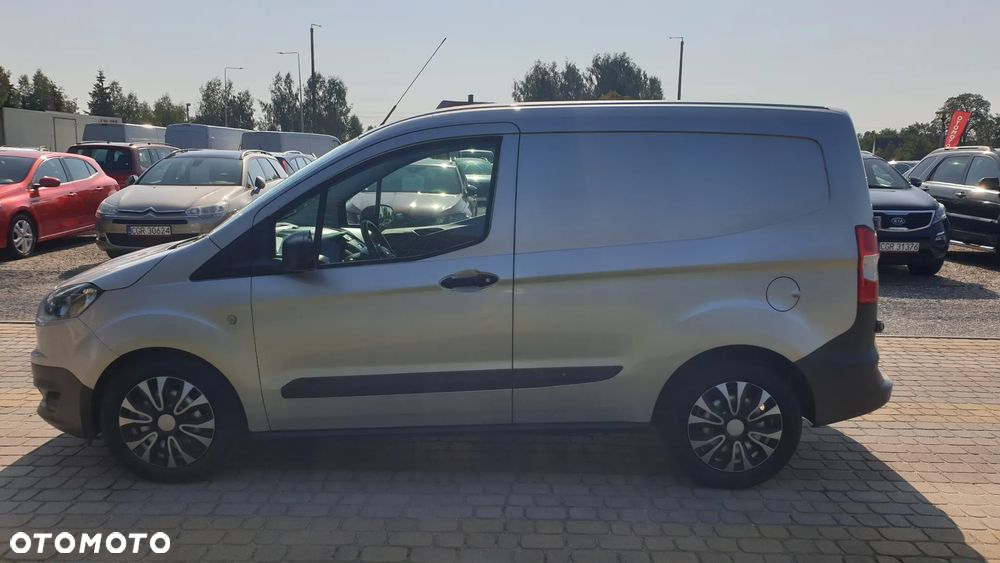 Ford transit courier - 3