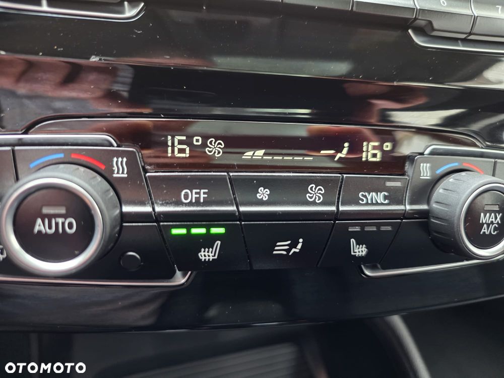 BMW X1 sDrive18i - 23