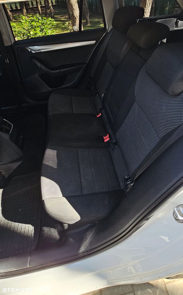 Skoda Octavia 1.6 TDI Ambition - 8