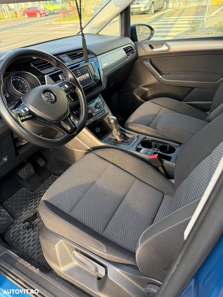 Volkswagen Touran - 17