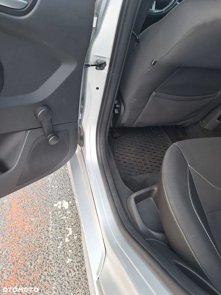 Ford Focus 1.6 Trend - 6