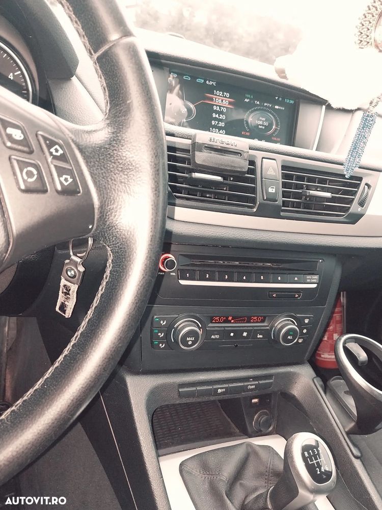 BMW X1 sDrive18d xLine - 8