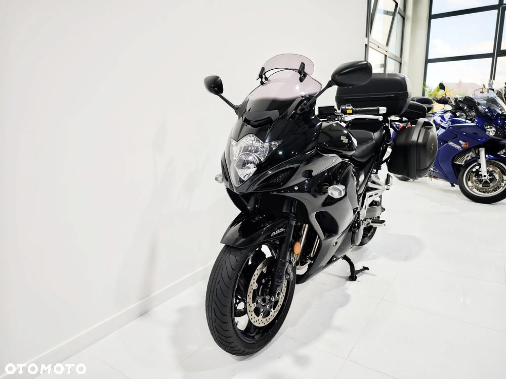 Suzuki GSX - 3
