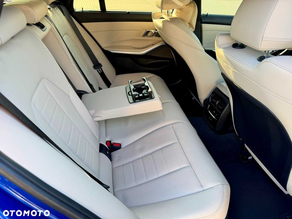 BMW Seria 3 - 12